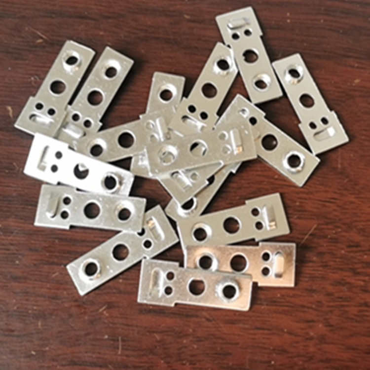 五金沖壓件模具應(yīng)該滿(mǎn)足哪些條件